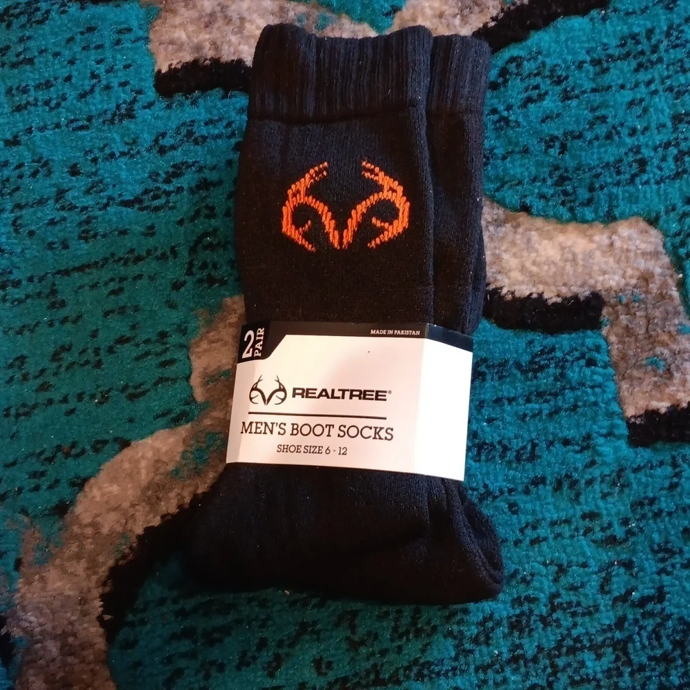 Realtree Men's Black and Orange Boot Socks